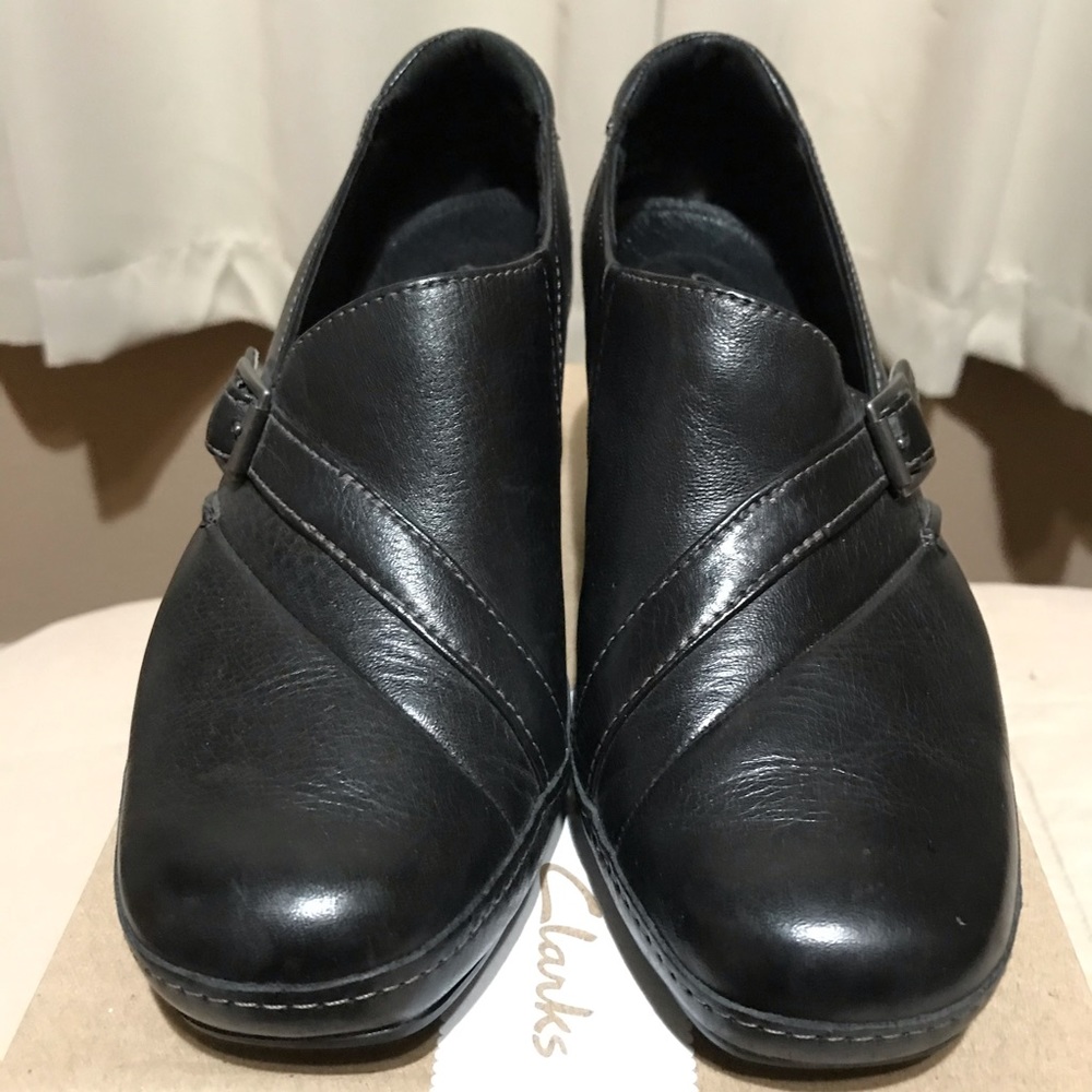 Clark Shoes - Picture 5 of 7